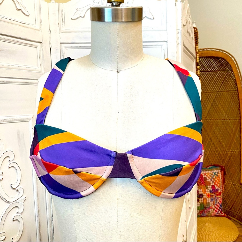NWT- Farm Rio Anthropologie Geometric Print Size Large Bikini Top Tie Back